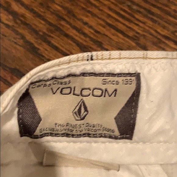 Volcom plaid shorts - Picture 2 of 2